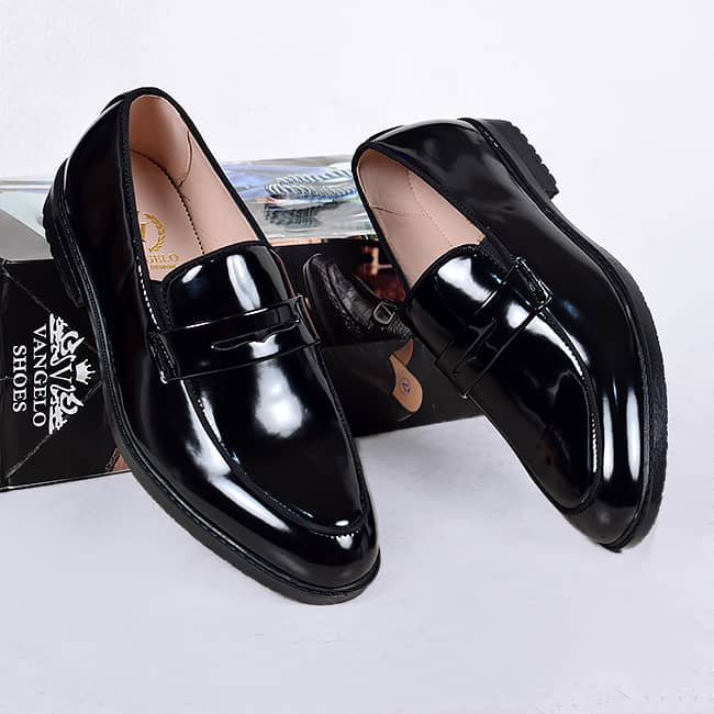 Cooperate shoe