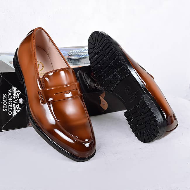 Cooperate shoe