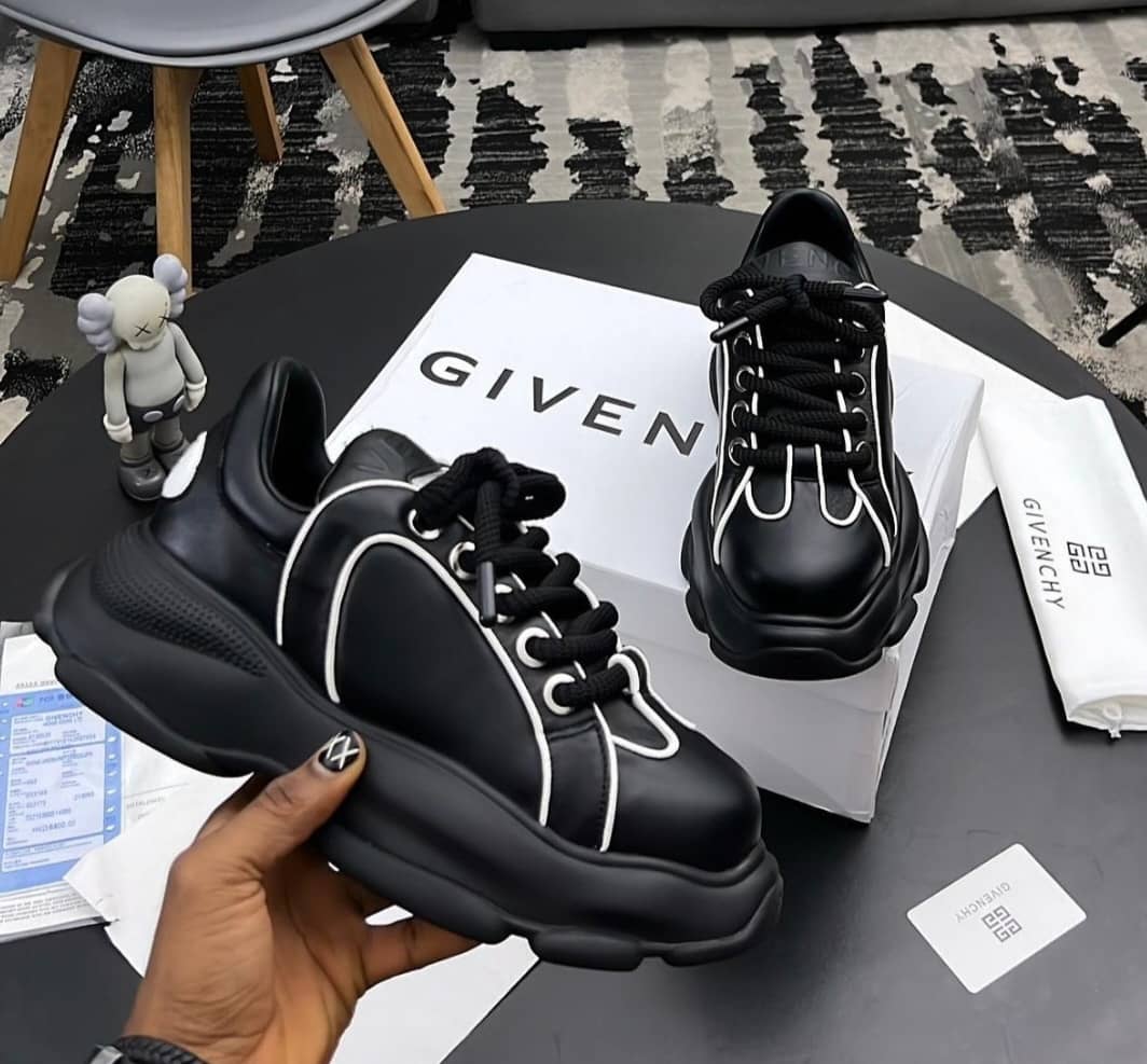 Designer  sneakers (GIvenchy )