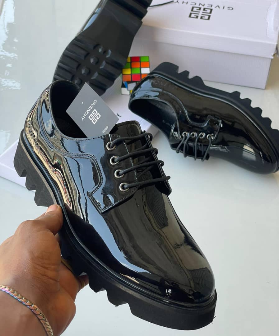 GIVENCHY DESIGNER SHOE