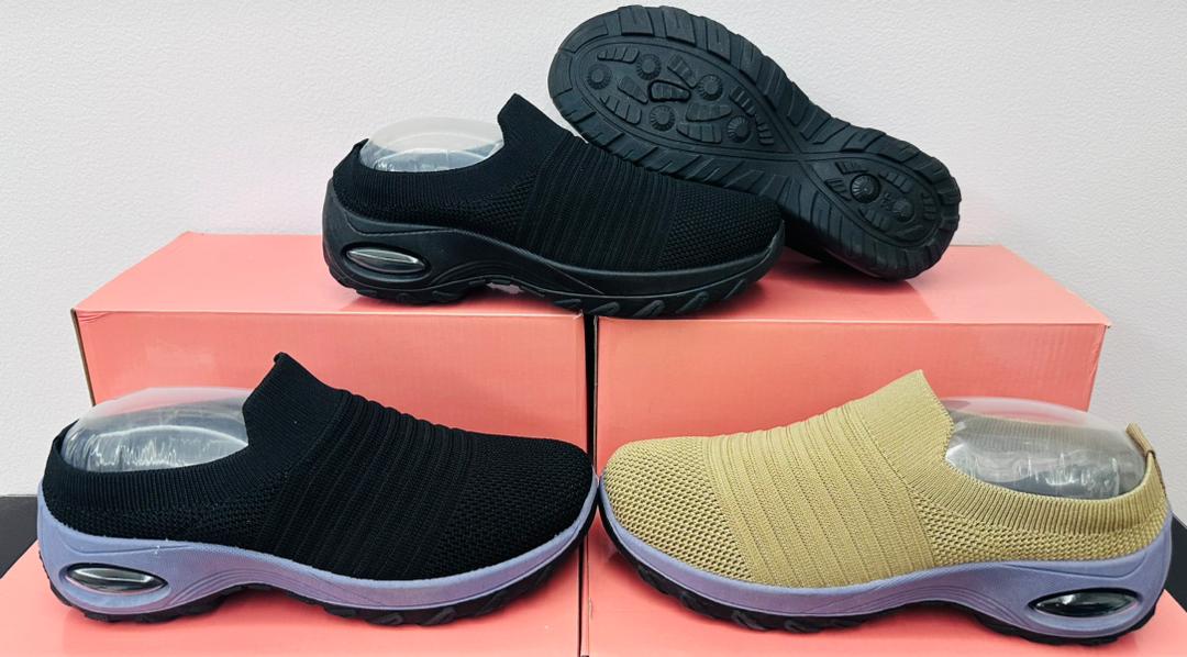 Hill Sneakers