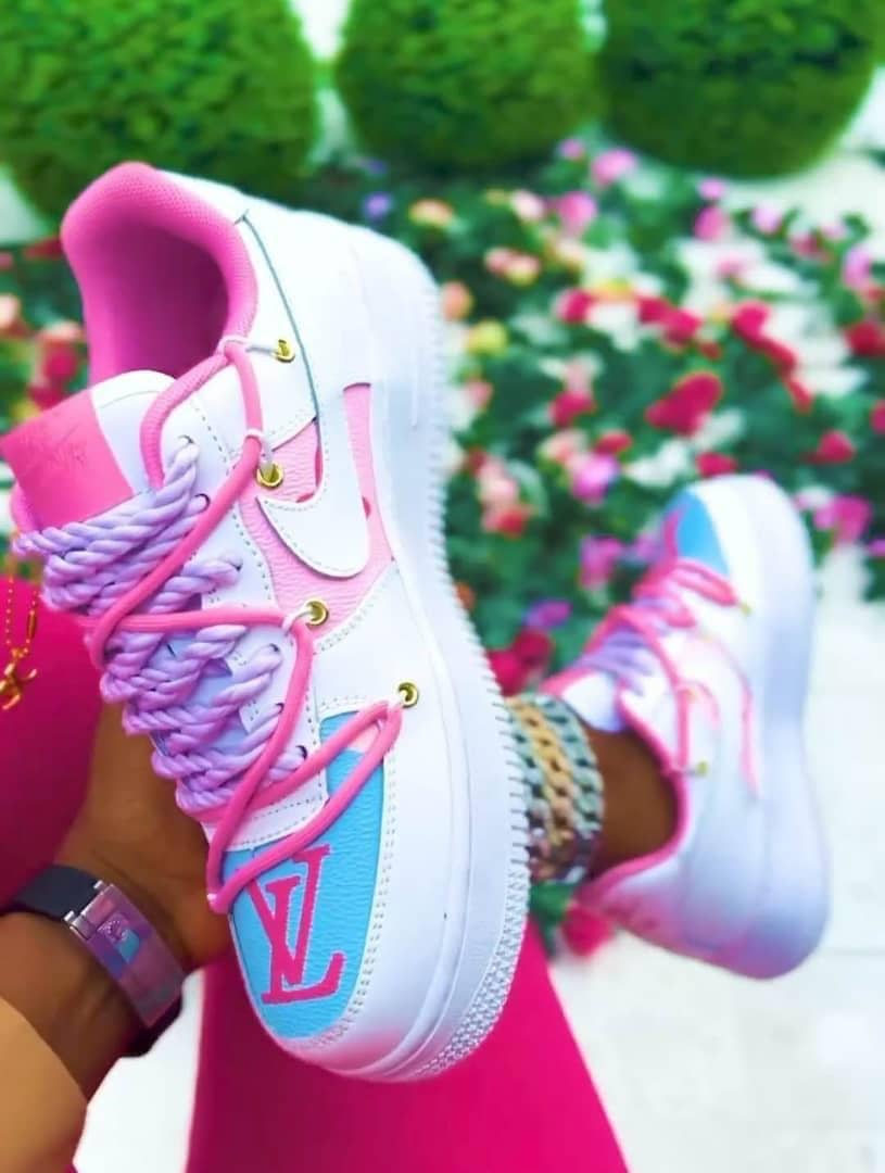 VL design sneakers